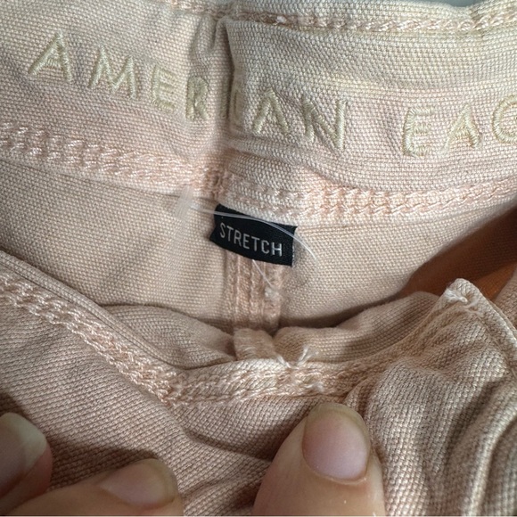 Peachy pink American Eagle cargo shorts! - Picture 9 of 10